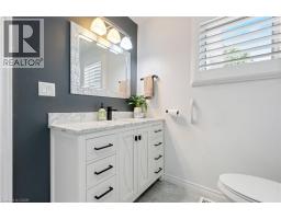 12 BRIARLEA CRES Crescent - 17