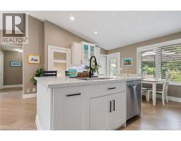 12 BRIARLEA CRES Crescent - 9
