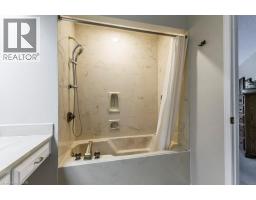52 BLUE SPRINGS Drive UnitNo. 11 - 32