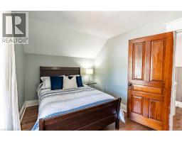 562 LAUREL Street - 18