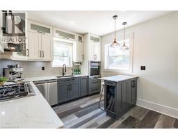 562 LAUREL Street - 2