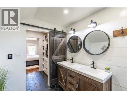 562 LAUREL Street - 23