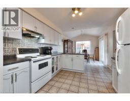 21 WHITTAKER Crescent - 12