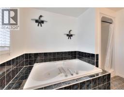21 WHITTAKER Crescent - 21