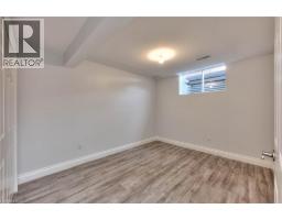21 WHITTAKER Crescent - 25