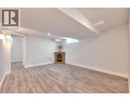 21 WHITTAKER Crescent - 28