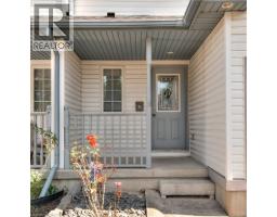 21 WHITTAKER Crescent - 3