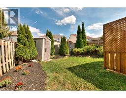 21 WHITTAKER Crescent - 32