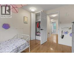 18 BERWICK Place - 25