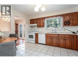 64 SABRINA Crescent - 13