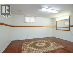 64 SABRINA Crescent - 31