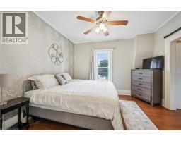 295 WELLINGTON Street - 21