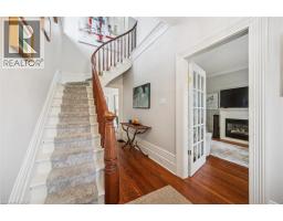 295 WELLINGTON Street - 7