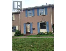 27 QUEENSTON Drive - 1