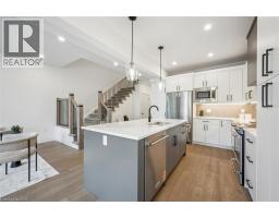 58 WALKER Road - 12