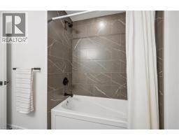 58 WALKER Road - 20