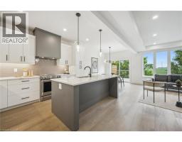 58 WALKER Road - 6