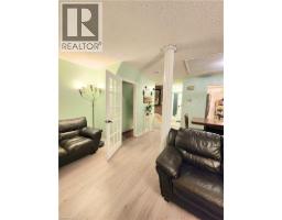 32 MOWAT Boulevard UnitNo. 8 - 18
