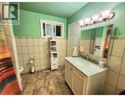32 MOWAT Boulevard UnitNo. 8 - 32