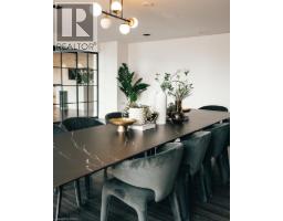 15 WELLINGTON Street S UnitNo. 1810 - 33