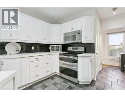 132 QUEEN Street W - 27