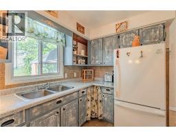 26 DOUGLAS Avenue - 16