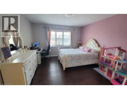 231 GROVEHILL Crescent - 29