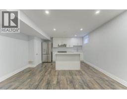 231 GROVEHILL Crescent - 37
