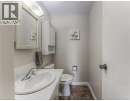 82 ROSENEATH Crescent - 4