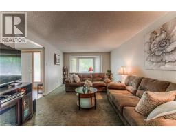 82 ROSENEATH Crescent - 5