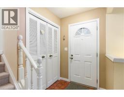 18 DIXON Drive - 11