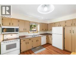 18 DIXON Drive - 17