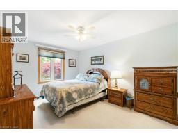 18 DIXON Drive - 24