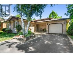 18 DIXON Drive - 3