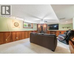 18 DIXON Drive - 30