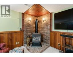 18 DIXON Drive - 33
