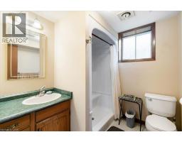 18 DIXON Drive - 34