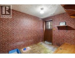 18 DIXON Drive - 35