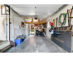 18 DIXON Drive - 39