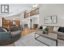 43 CLAYMORE Crescent - 16