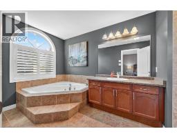 43 CLAYMORE Crescent - 22