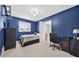 43 CLAYMORE Crescent - 25