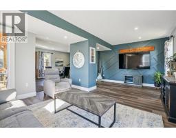 15 MAIN Avenue E - 12