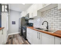15 MAIN Avenue E - 16