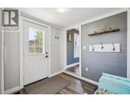 15 MAIN Avenue E - 20