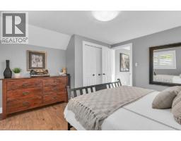 22 ROEHAMPTON Court - 21