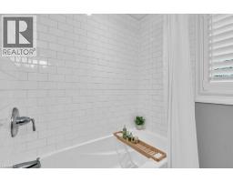 22 ROEHAMPTON Court - 24