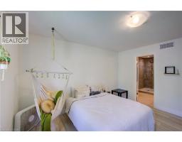11 MALCOLM Crescent - 16