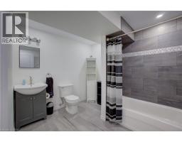 11 MALCOLM Crescent - 23