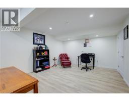 11 MALCOLM Crescent - 24